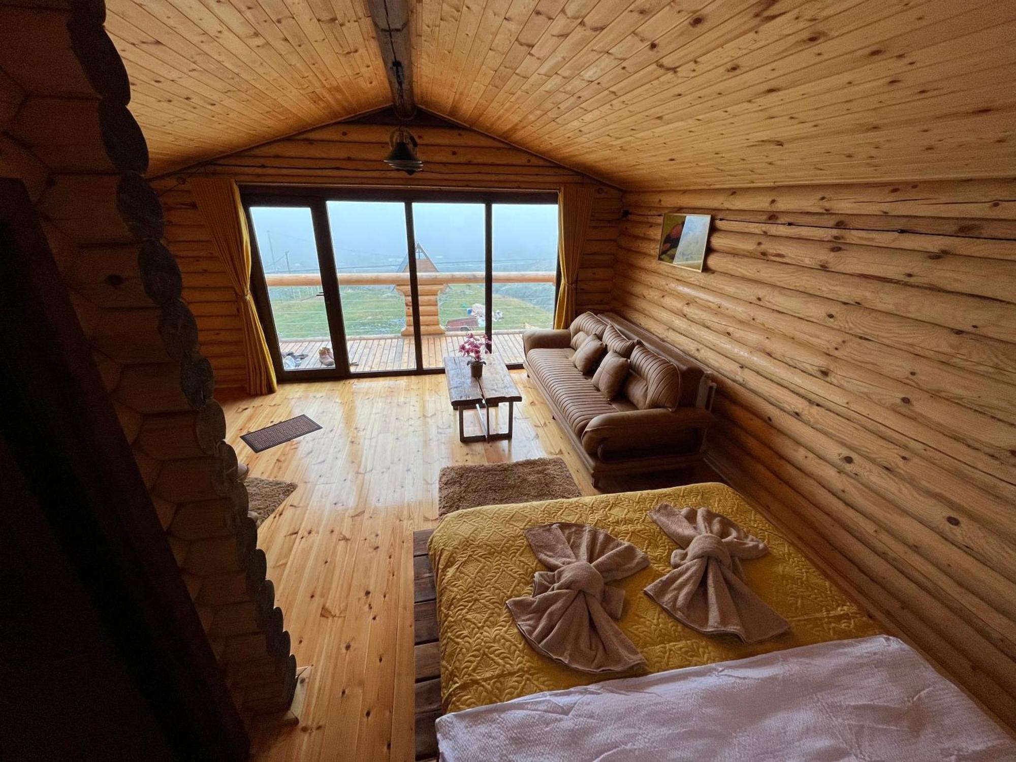 Alone Cottage Kazbegi エクステリア 写真