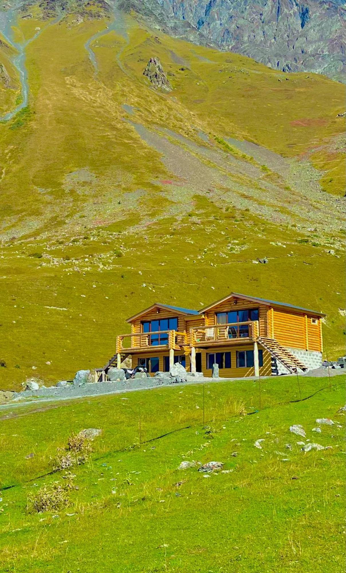 Alone Cottage Kazbegi エクステリア 写真